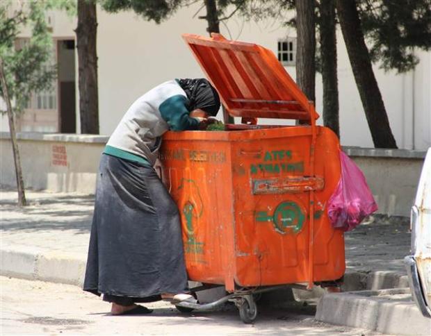 "Çöpten yiyen Suriyeli kadın" yalan çıktı