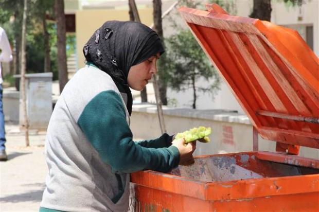 "Çöpten yiyen Suriyeli kadın" yalan çıktı