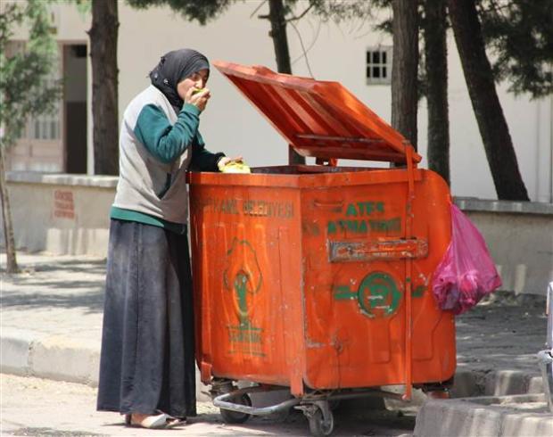 "Çöpten yiyen Suriyeli kadın" yalan çıktı