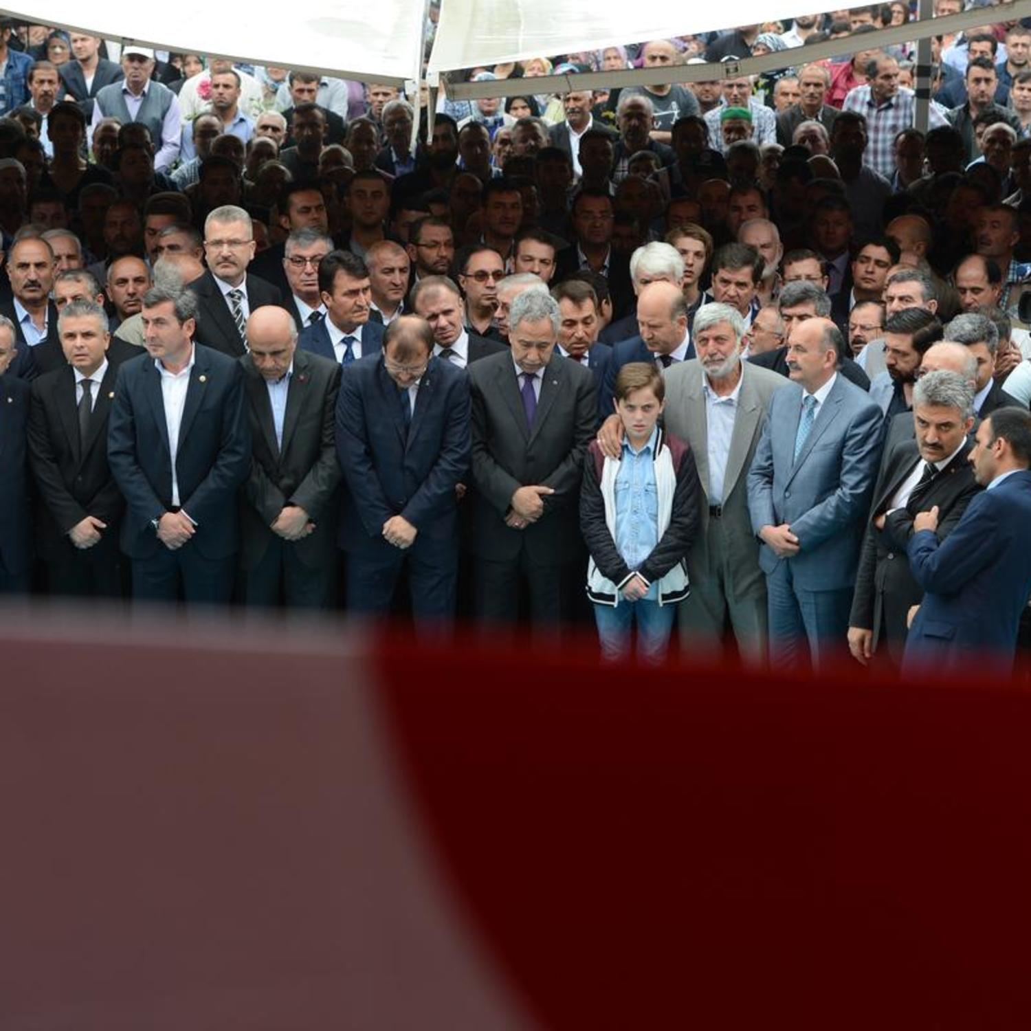 Gürsu Belediye Başkanı Cüneyt Yıldız’ın cenazesinde herkes ağladı