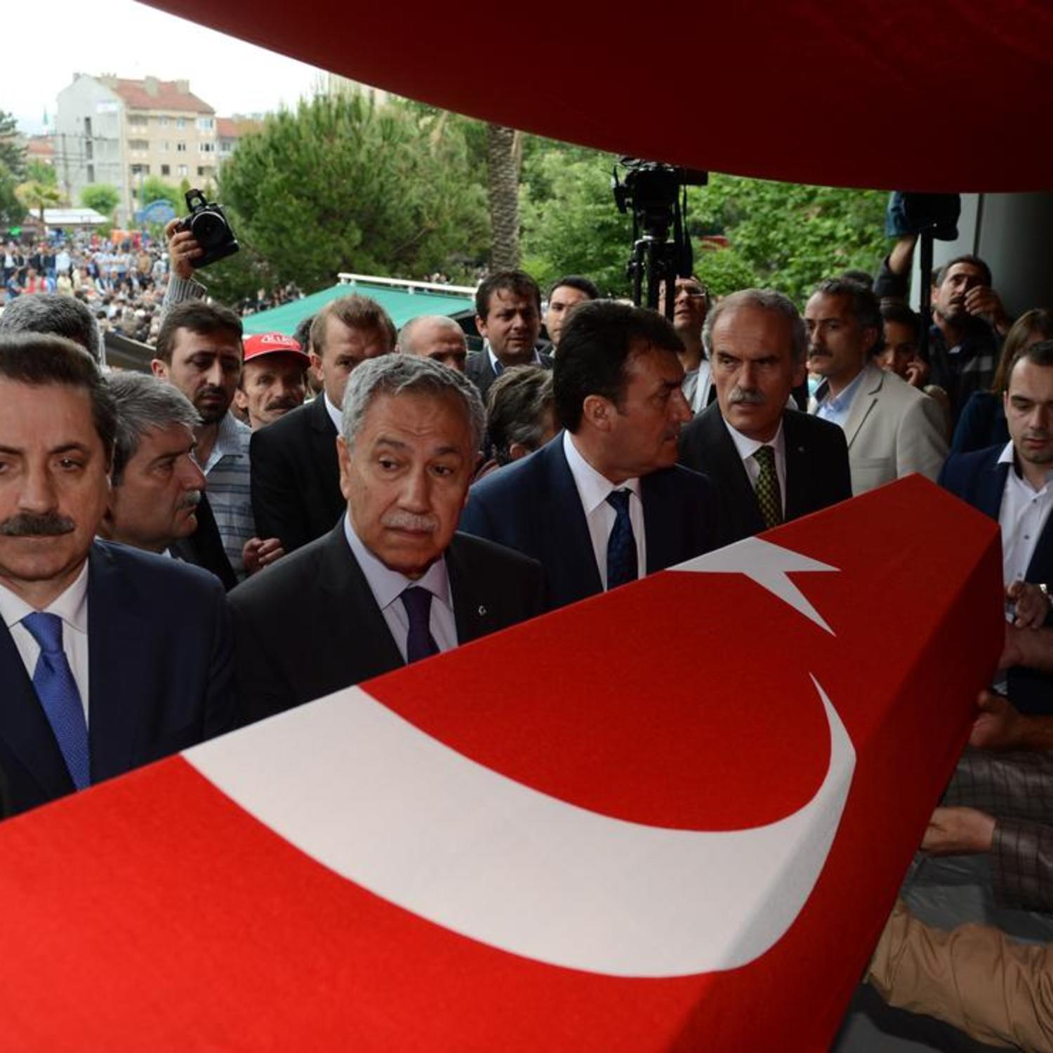 Gürsu Belediye Başkanı Cüneyt Yıldız’ın cenazesinde herkes ağladı