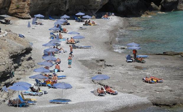 Çıplaklar kampında şoke eden görüntü!