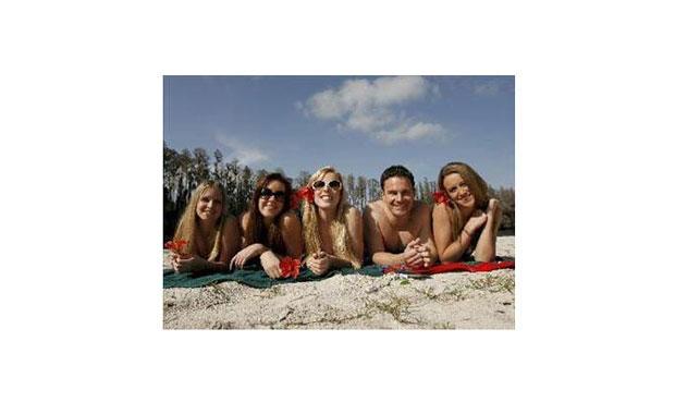 Çıplaklar kampında şoke eden görüntü!