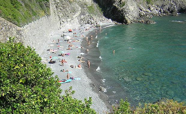 Çıplaklar kampında şoke eden görüntü!