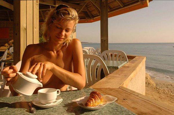 Çıplaklar kampında şoke eden görüntü!