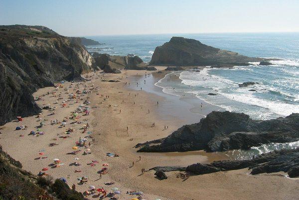 Çıplaklar kampında şoke eden görüntü!