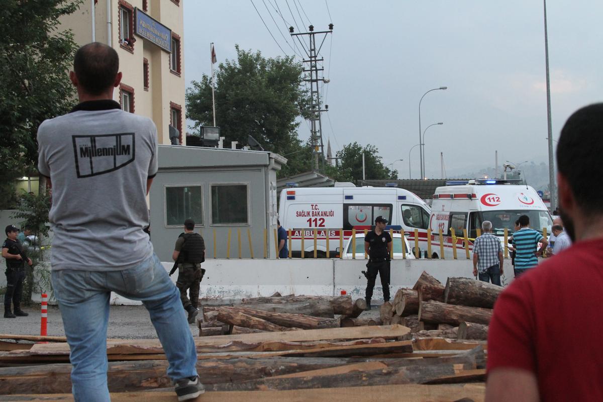 Adana'da polis merkezine saldırı