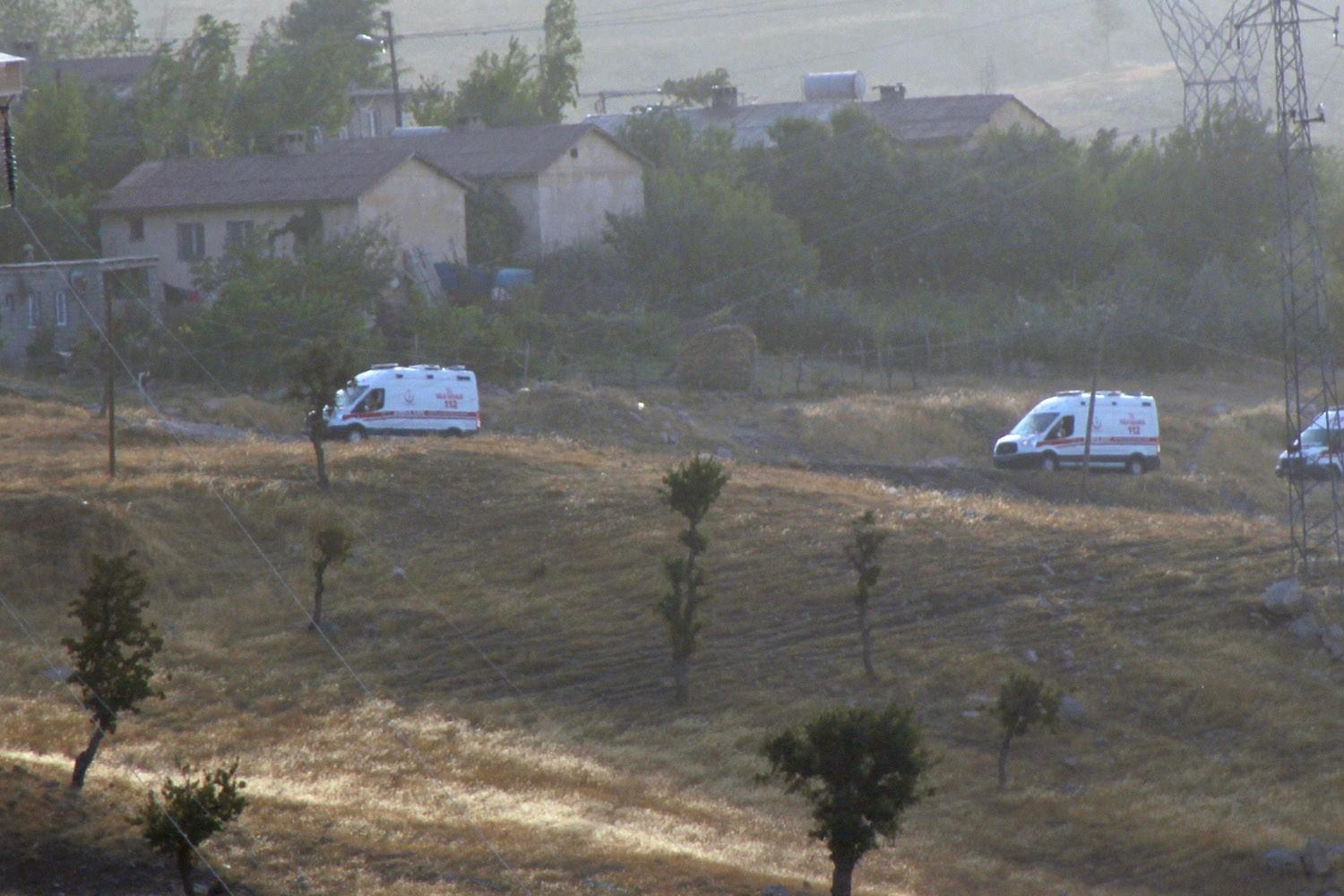 Polis noktasına araçla intihar saldırısı