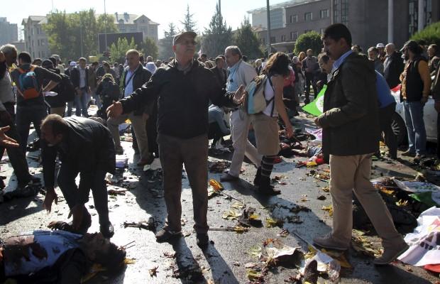 Reuters’ın objektifinden Ankara’daki korkunç patlama