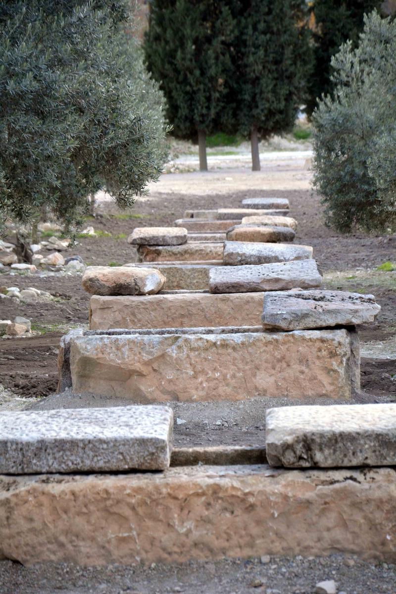 3 bin yıllık kentin gladyatör mezarları sergileniyor