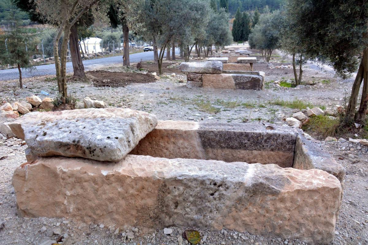 3 bin yıllık kentin gladyatör mezarları sergileniyor