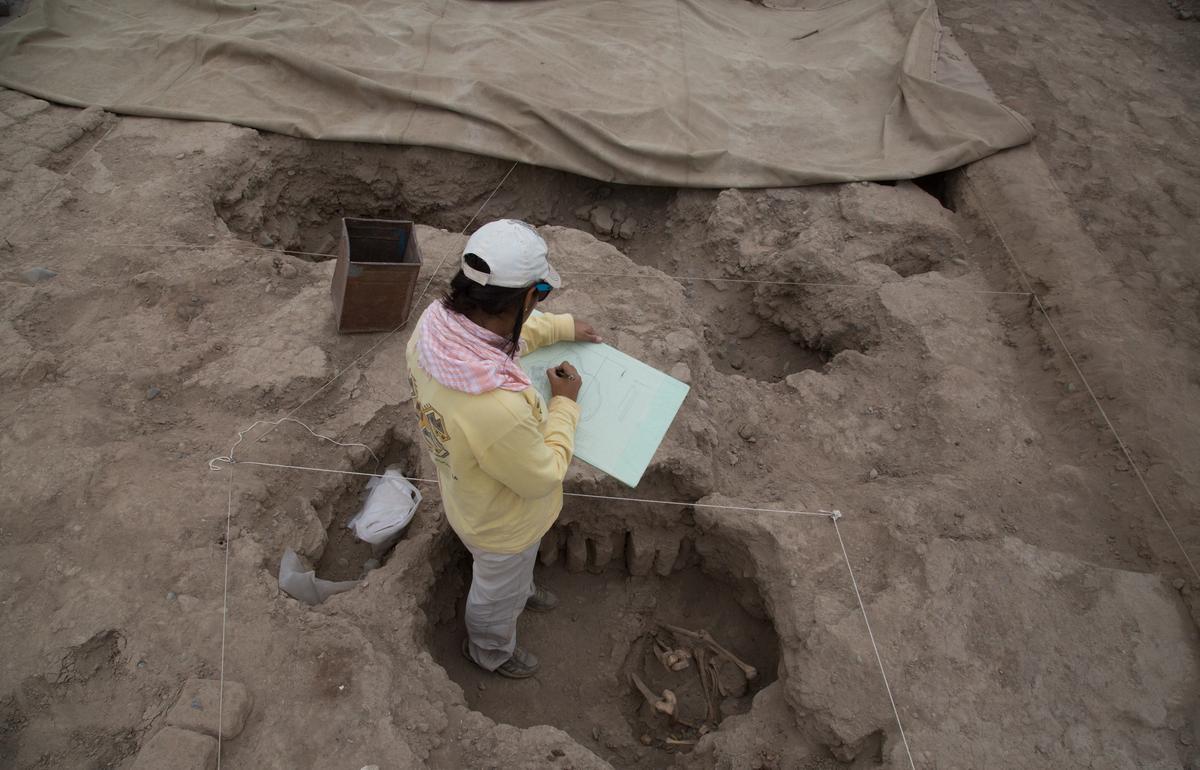 Peru’da 1,000 yıllık mezarlar bulundu