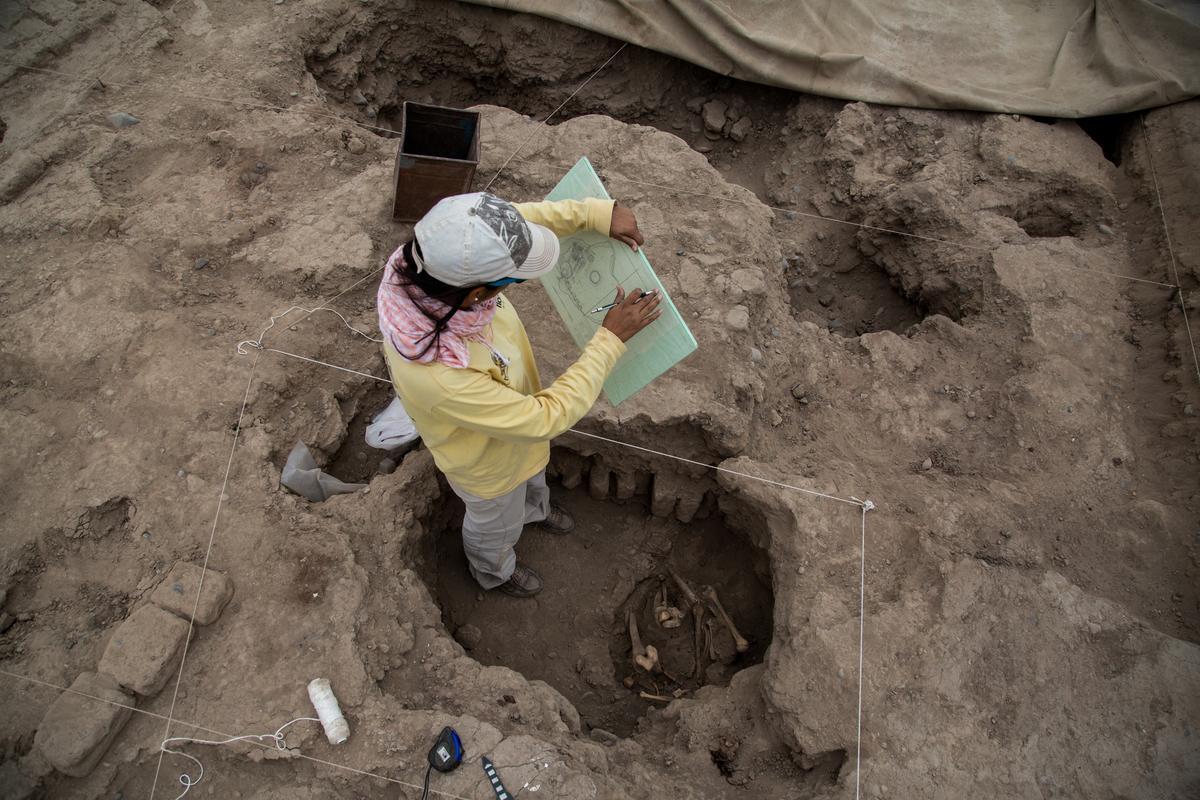 Peru’da 1,000 yıllık mezarlar bulundu