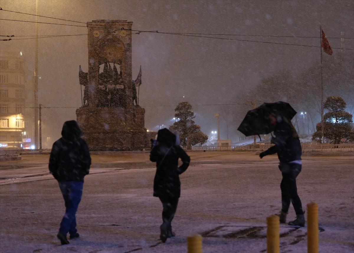 İstanbul'da kar yağışı