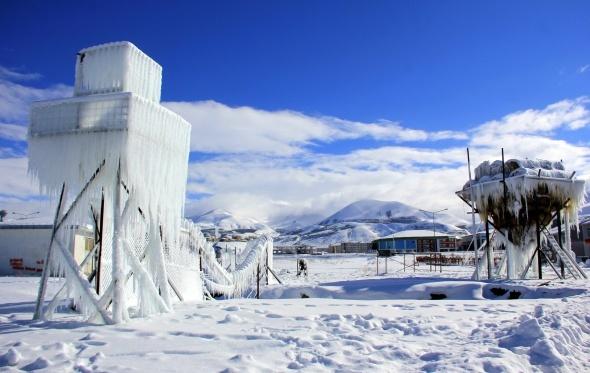 Erzurum'da Sibirya'yı aratmayan görüntü