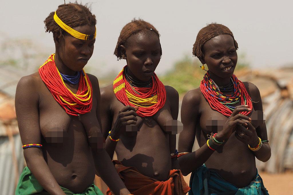 Etiyopya'da Dassanech kabilesinden ilginç kareler