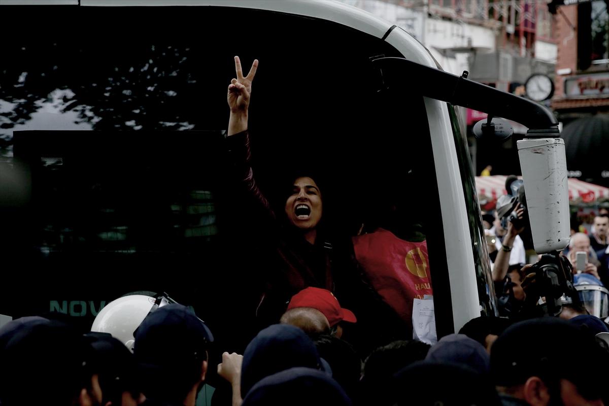 Taksim ve Beşiktaş'ta ortalık karıştı