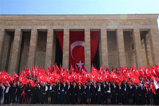 Gençler Anıtkabir'e koştu