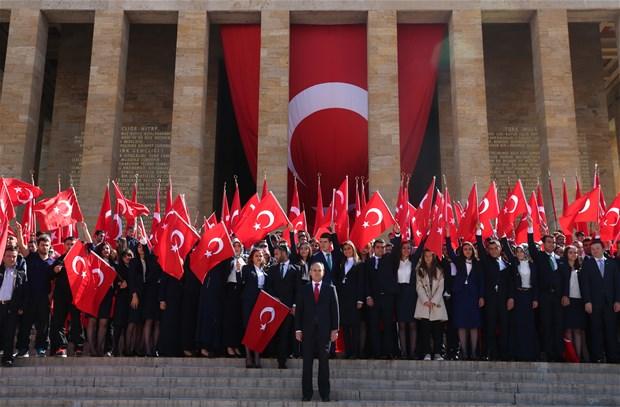 Gençler Anıtkabir'e koştu