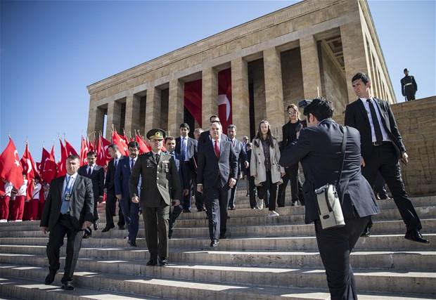 Gençler Anıtkabir'e koştu