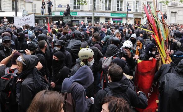 Fransa'da protestolar dinmiyor!