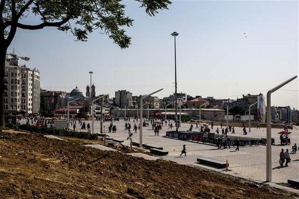Gezi Parkı'na polis bariyerleri