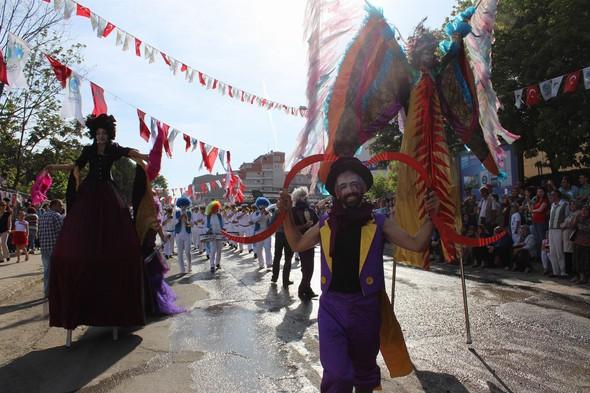 Rio Karnavalı gibi Kiraz Festivali