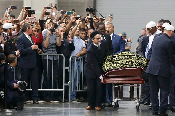 Muhammed Ali'nin tabutunu taşıyan tek Türk