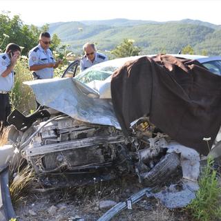 Antalya'da ciple otomobil çarpıştı: 2 ölü, 6 yaralı
