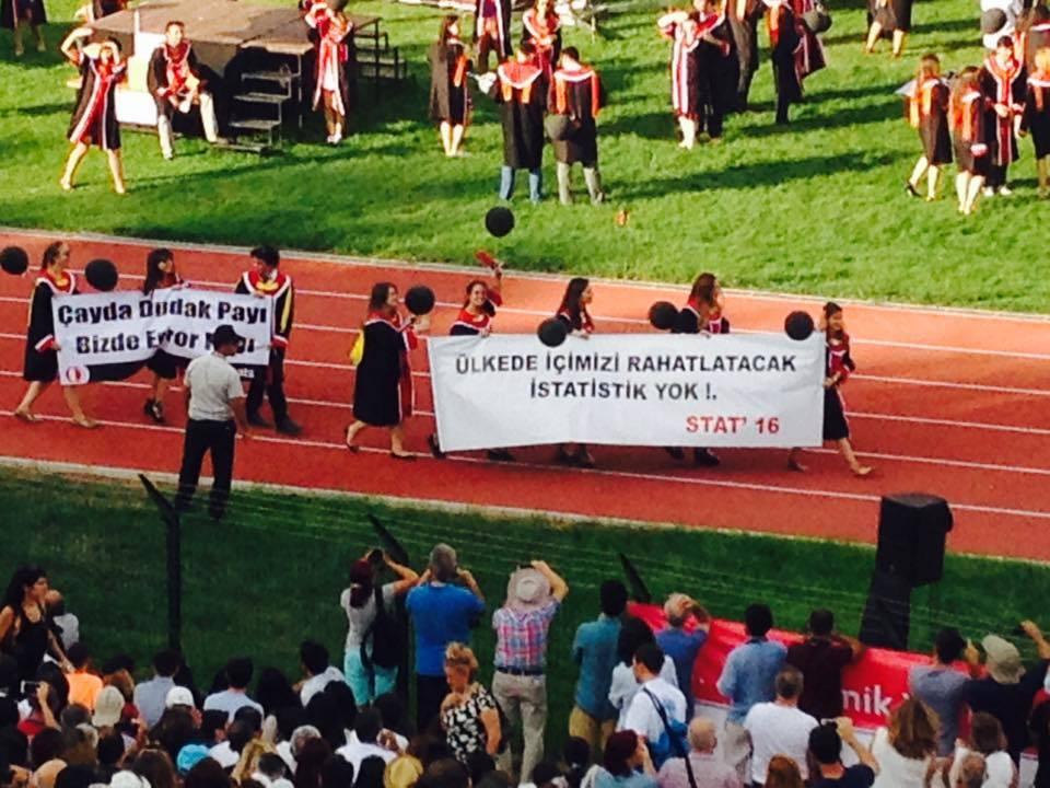 ODTÜ mezuniyet pankartları