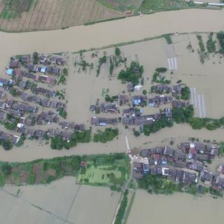 Çin'de sel felaketi: 100 ölü