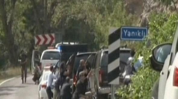 Kılıçdaroğlu'nun konvoyuna saldırıdan ilk görüntüler