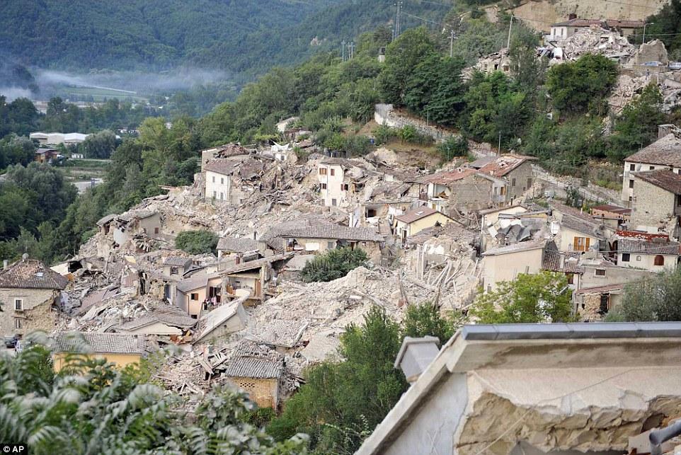 İtalya'da deprem: 247 ölü