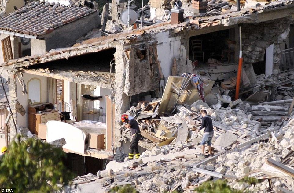 İtalya'da deprem: 247 ölü