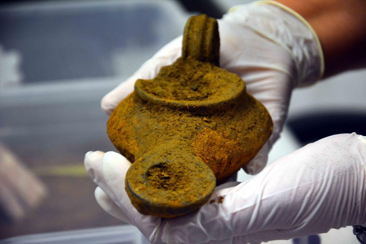 Milas'ta 2 bin 400 yıllık oda mezar bulundu