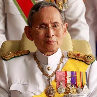 70 yıl iktidarda kalan Tayland Kralı Bhumibol öldü