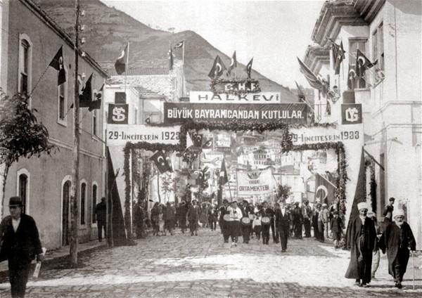 Asırlık nine ve dedeler "Cumhuriyet"i anlattı