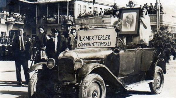 Asırlık nine ve dedeler "Cumhuriyet"i anlattı