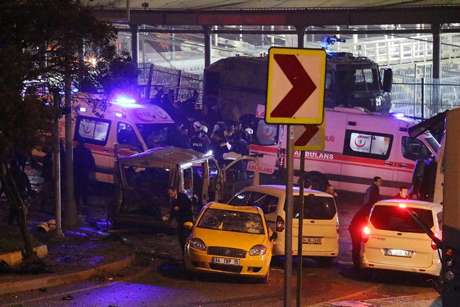 Beşiktaş'taki terör saldırısından dehşete düşüren kareler