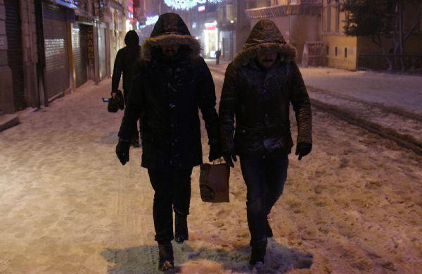 İstanbul'dan akıl almaz kar görüntüleri