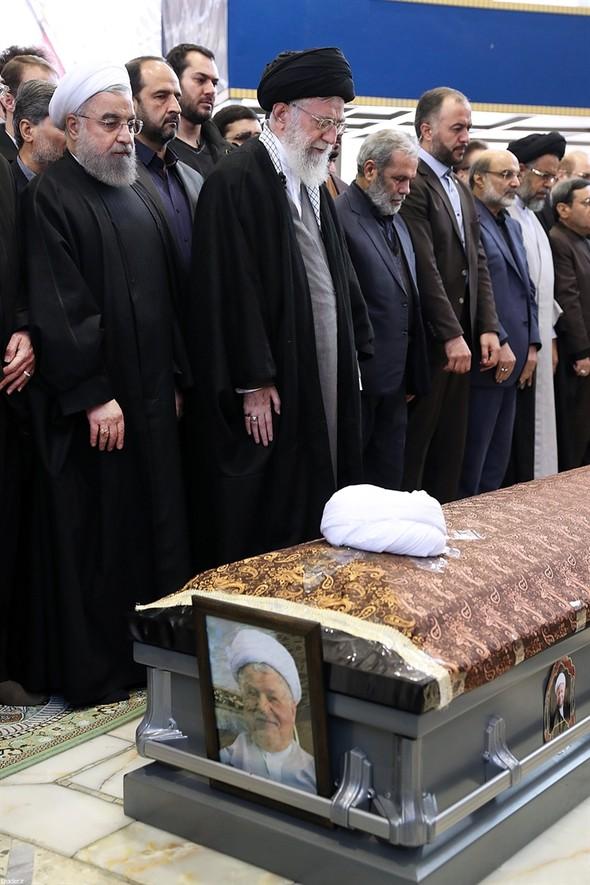 Eski İran Cumhurbaşkanı Rafsancani’nin cenaze törenine insan seli
