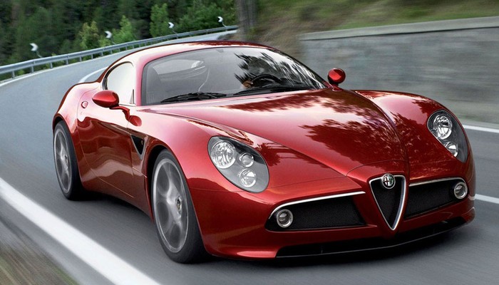 Alfa Romeo elini güçlendiriyor