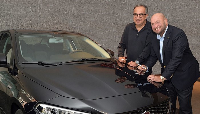 Yeni Fiat Sedan'a iki simge imza