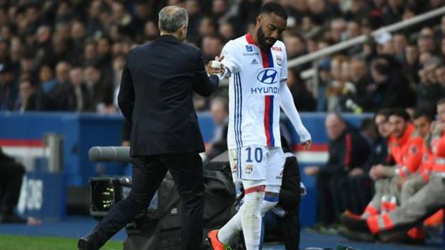 Lyon'da Lacazette sakatlandı!