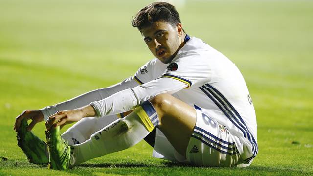 Ozan Tufan dibe vurdu