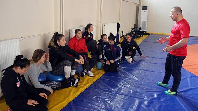 'Hedefimiz Türk bayrağını zirveye taşımak'