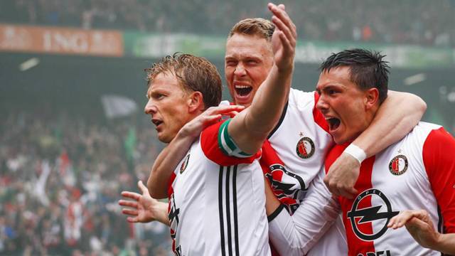 Dirk Kuyt futbolu bıraktı
