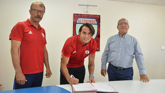 Altınordu Erce Kardeşler'in sözleşmesini uzattı