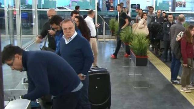 Advocaat dün gitti bugün geldi