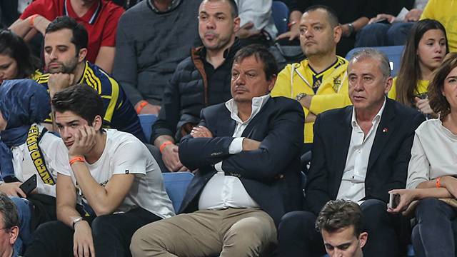Ergin Ataman Final Four'u Fenerbahçe taraftarının arasında takip etti